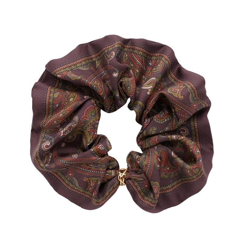 Scrunchie de seda com estampa paisley - Mercado de Luxo - O Maior E-Commerce de Bens, Produtos e Serviços de Luxo do Brasil.