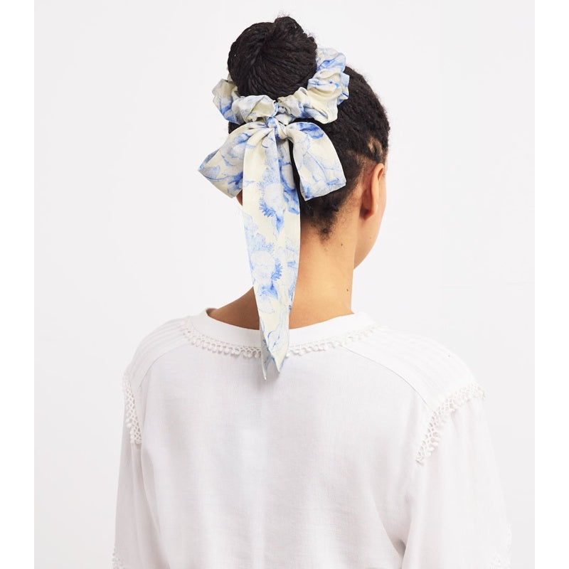 Elástico de cabelo floral - Mercado de Luxo - O Maior E-Commerce de Bens, Produtos e Serviços de Luxo do Brasil.