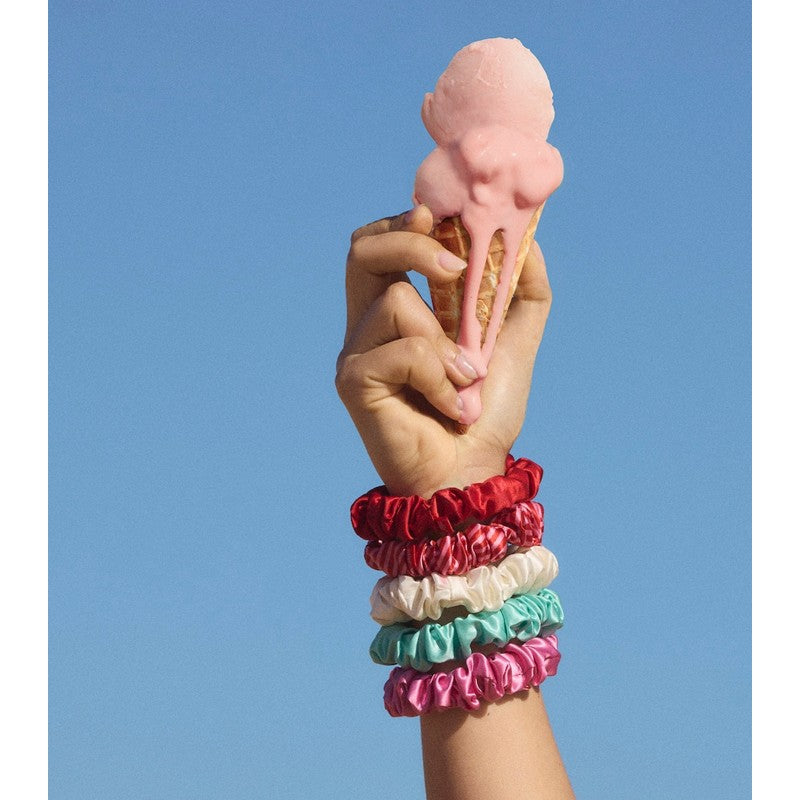 Scrunchies com nó brilhante e pingente perolado conjunto 2 unid - Mercado de Luxo - O Maior E-Commerce de Bens, Produtos e Serviços de Luxo do Brasil.