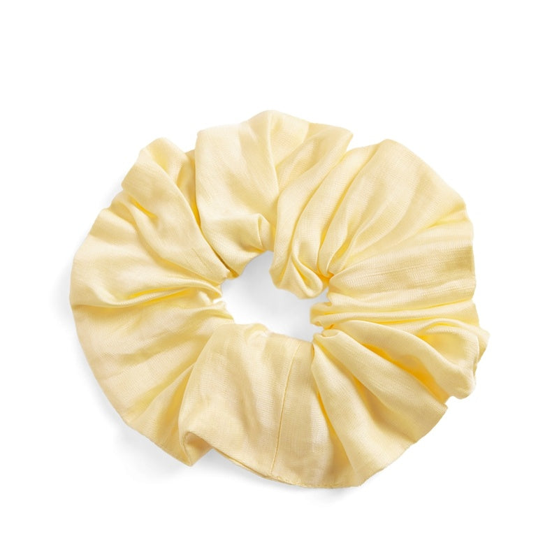 Scrunchie de cetim - Mercado de Luxo - O Maior E-Commerce de Bens, Produtos e Serviços de Luxo do Brasil.