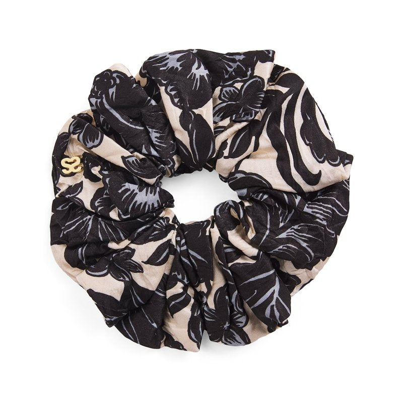 Scrunchie com estampa de bandana - Mercado de Luxo - O Maior E-Commerce de Bens, Produtos e Serviços de Luxo do Brasil.