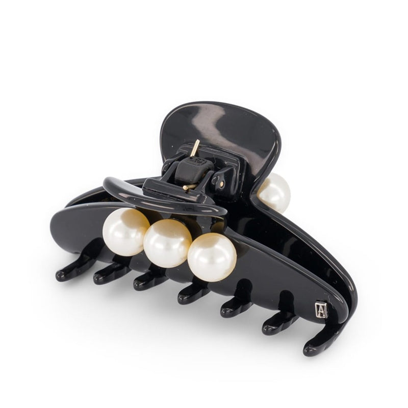 Presilha de Cabelo grande com detalhe de pérola e Garra - Mercado de Luxo - O Maior E-Commerce de Bens, Produtos e Serviços de Luxo do Brasil.