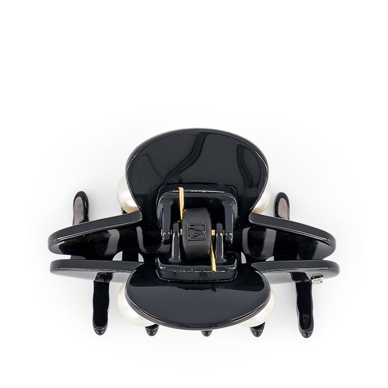 Presilha de Cabelo grande com detalhe de pérola e Garra - Mercado de Luxo - O Maior E-Commerce de Bens, Produtos e Serviços de Luxo do Brasil.