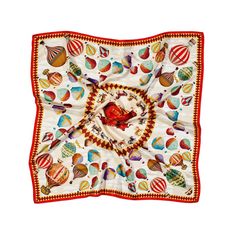 Cachecol de seda com estampa de balão de ar quente - Mercado de Luxo - O Maior E-Commerce de Bens, Produtos e Serviços de Luxo do Brasil.