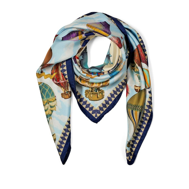 Cachecol de seda com estampa de balão de ar quente - Mercado de Luxo - O Maior E-Commerce de Bens, Produtos e Serviços de Luxo do Brasil.