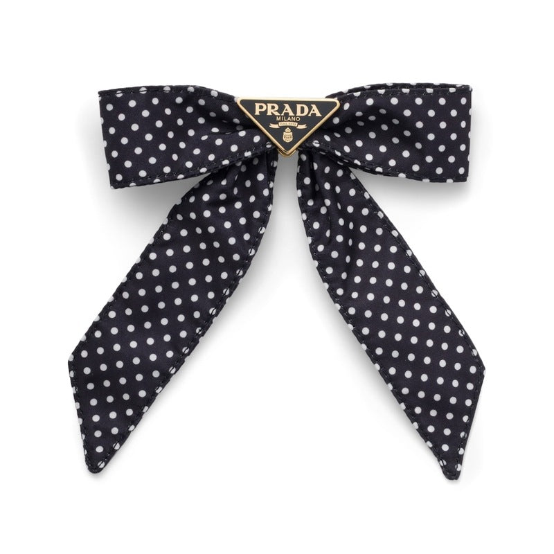 Grampo de Cabelo triangular Re-Nylon - Mercado de Luxo - O Maior E-Commerce de Bens, Produtos e Serviços de Luxo do Brasil.