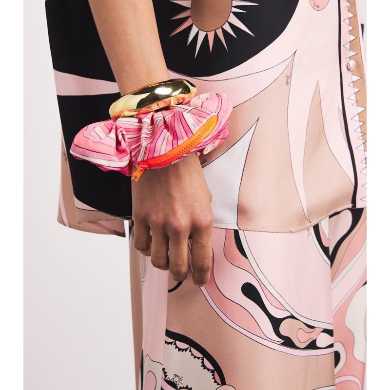 Elástico de Cabelo longo com estampa gráfica - Mercado de Luxo - O Maior E-Commerce de Bens, Produtos e Serviços de Luxo do Brasil.