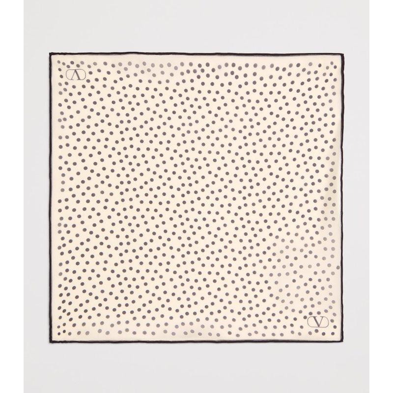 Lenço de bolso de seda com bolinhas - Mercado de Luxo - O Maior E-Commerce de Bens, Produtos e Serviços de Luxo do Brasil.