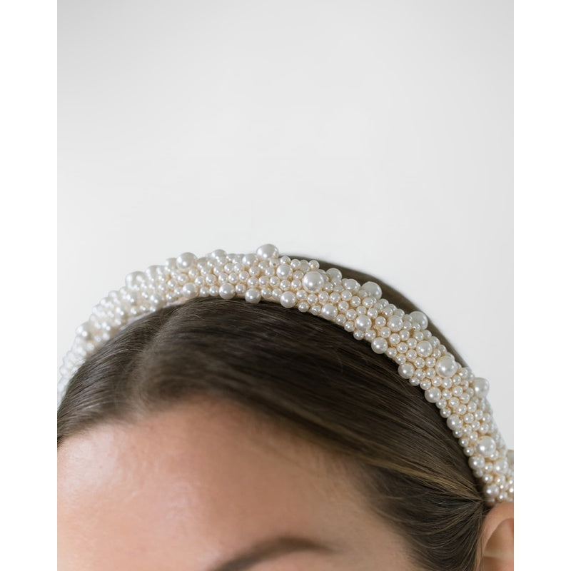 Faixa de cabeça perolada da Bretanha - Mercado de Luxo - O Maior E-Commerce de Bens, Produtos e Serviços de Luxo do Brasil.