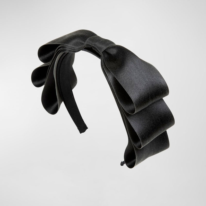 Faixa de cabeça de cetim Karina Bow - Mercado de Luxo - O Maior E-Commerce de Bens, Produtos e Serviços de Luxo do Brasil.