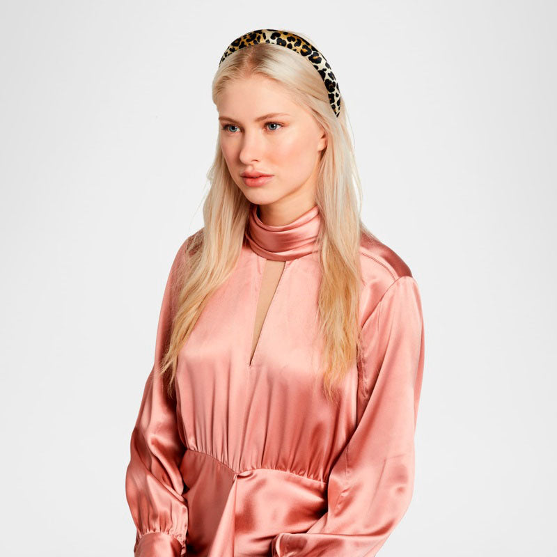 Faixa de cabeça de seda com estampa de leopardo Tori - Mercado de Luxo - O Maior E-Commerce de Bens, Produtos e Serviços de Luxo do Brasil.