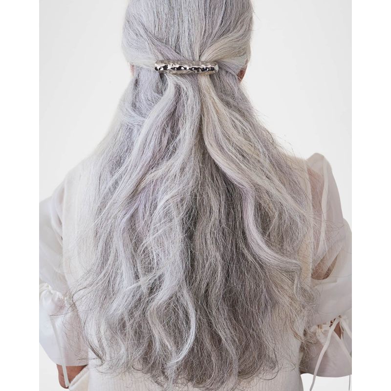 Presilha Barrete de latão martelado - Mercado de Luxo - O Maior E-Commerce de Bens, Produtos e Serviços de Luxo do Brasil.