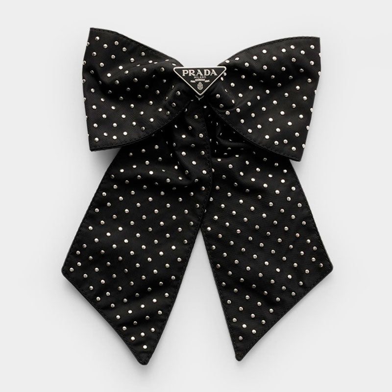 Laço de Cabelo triangular Re-Nylon - Mercado de Luxo - O Maior E-Commerce de Bens, Produtos e Serviços de Luxo do Brasil.