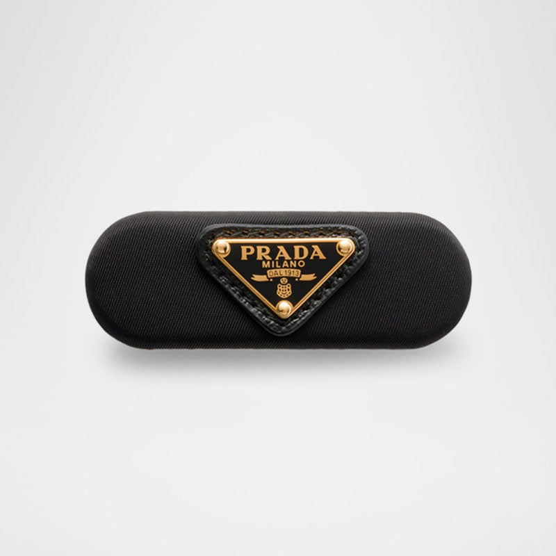 Grampo de Cabelo triangular Re-Nylon - Mercado de Luxo - O Maior E-Commerce de Bens, Produtos e Serviços de Luxo do Brasil.