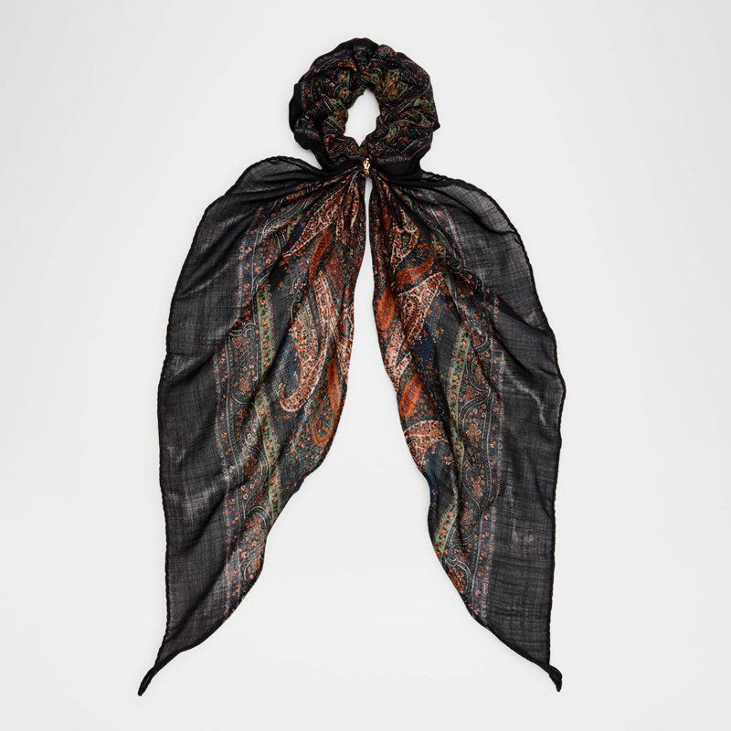 Scrunchie de seda com estampa paisley - Mercado de Luxo - O Maior E-Commerce de Bens, Produtos e Serviços de Luxo do Brasil.