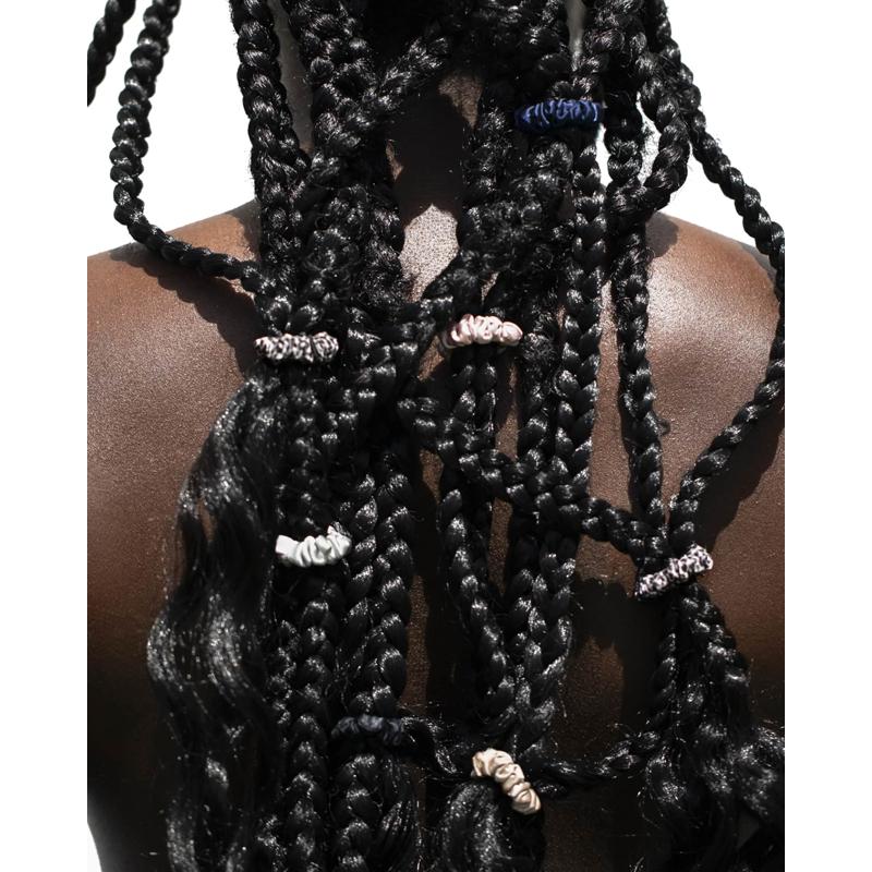 Conjunto Minnie Scunchies de Seda Pura - Mercado de Luxo - O Maior E-Commerce de Bens, Produtos e Serviços de Luxo do Brasil.