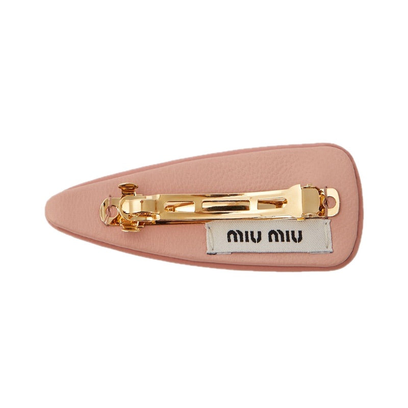 Grampo de Cabelo de couro envernizado com logotipo - Mercado de Luxo - O Maior E-Commerce de Bens, Produtos e Serviços de Luxo do Brasil.