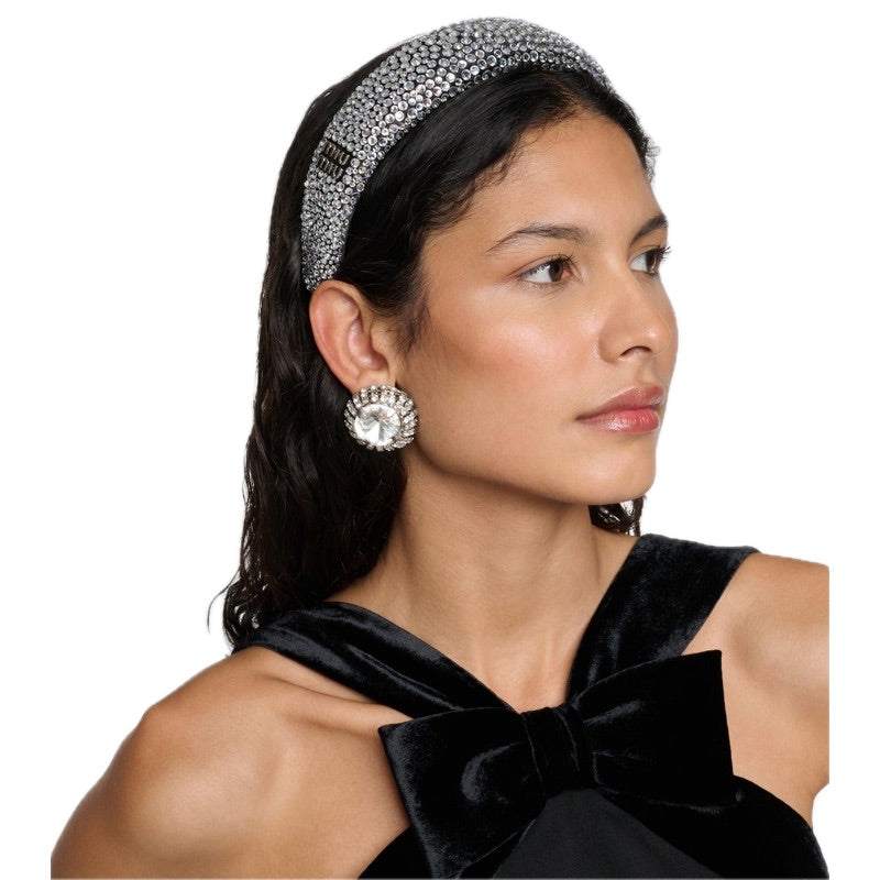 Faixa de Cabeça com logotipo embelezado com cristais - Mercado de Luxo - O Maior E-Commerce de Bens, Produtos e Serviços de Luxo do Brasil.