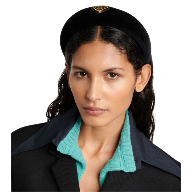 Faixa de Cabeça de veludo com logotipo - Mercado de Luxo - O Maior E-Commerce de Bens, Produtos e Serviços de Luxo do Brasil.