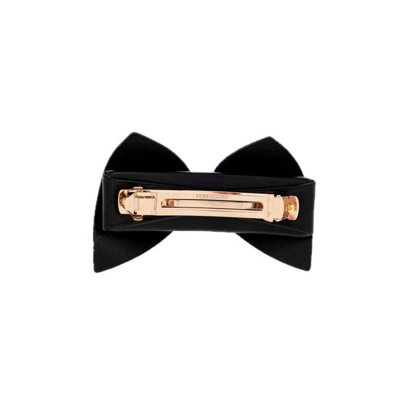 Grampo de Cabelo de couro - Mercado de Luxo - O Maior E-Commerce de Bens, Produtos e Serviços de Luxo do Brasil.