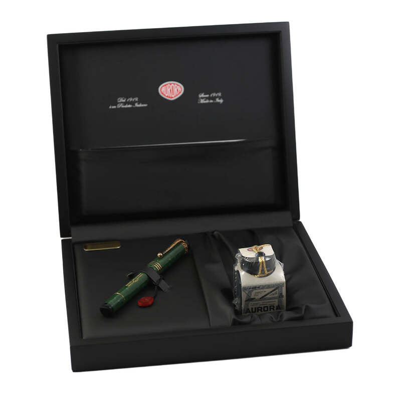Caneta Tinteiro Internazionale Ouro 18k - Mercado de Luxo - O Maior E-Commerce de Bens, Produtos e Serviços de Luxo do Brasil.