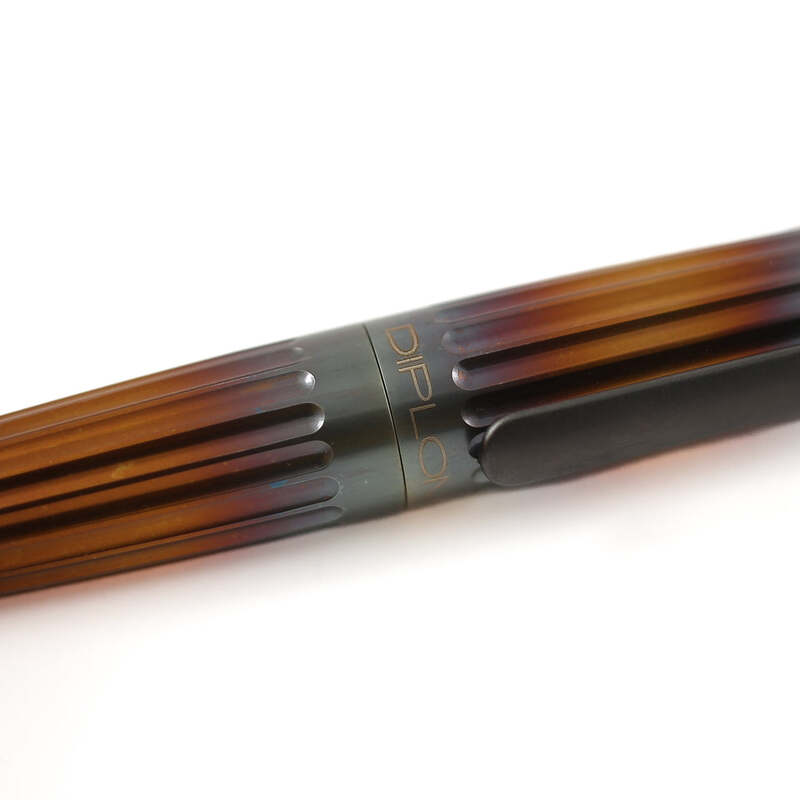 Lapiseira Aero Flame 0.7 mm - Mercado de Luxo - O Maior E-Commerce de Bens, Produtos e Serviços de Luxo do Brasil.