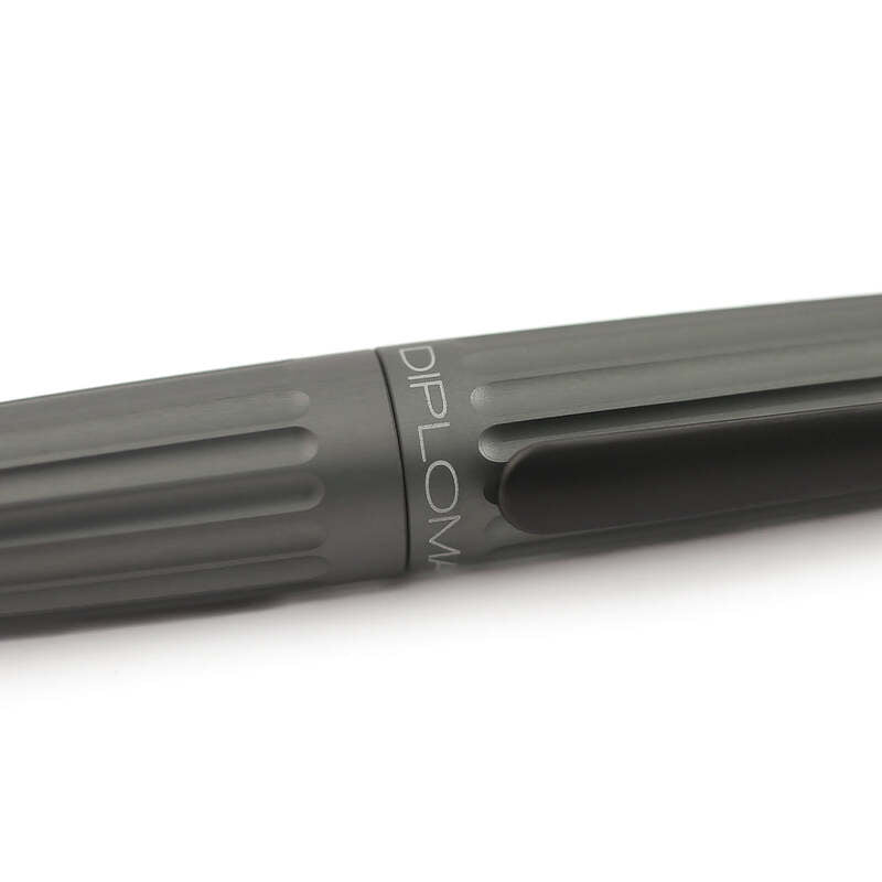 Lapiseira Aero 0.7 mm - Mercado de Luxo - O Maior E-Commerce de Bens, Produtos e Serviços de Luxo do Brasil.