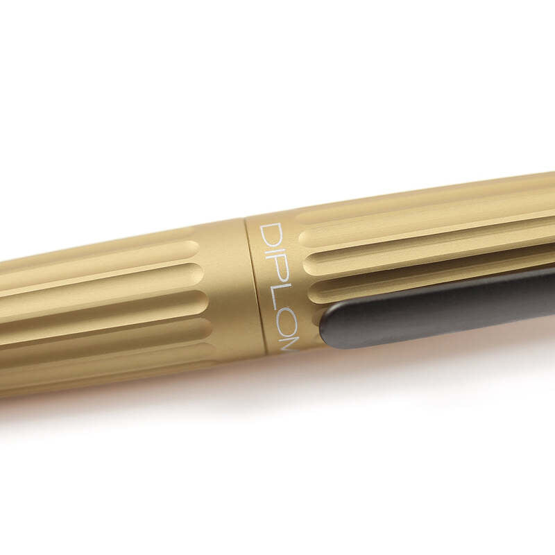 Caneta Esferográfica Aero Champagne - Mercado de Luxo - O Maior E-Commerce de Bens, Produtos e Serviços de Luxo do Brasil.