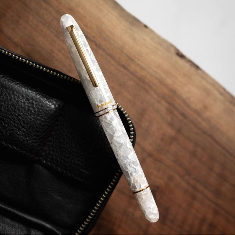 Caneta Tinteiro Estie Winter Piston - Edição Limitada - Mercado de Luxo - O Maior E-Commerce de Bens, Produtos e Serviços de Luxo do Brasil.