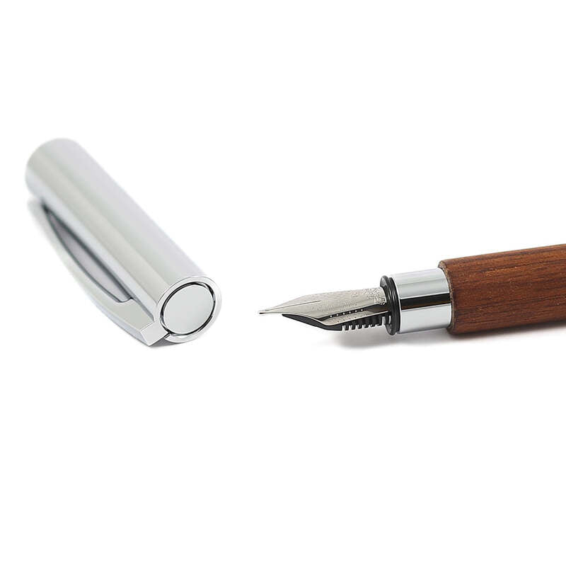 Caneta Tinteiro Ambition Walnut Wood - Mercado de Luxo - O Maior E-Commerce de Bens, Produtos e Serviços de Luxo do Brasil.