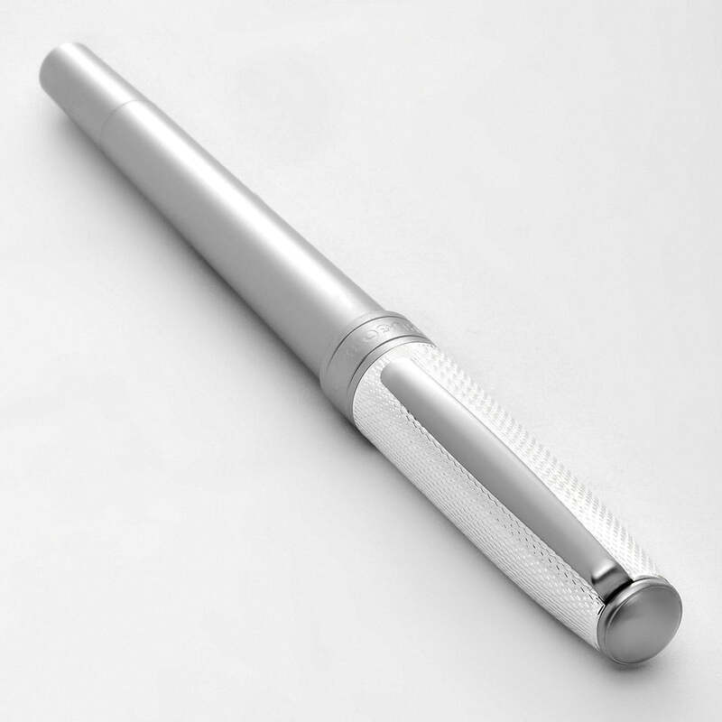 Caneta Tinteiro Essential Metal - Mercado de Luxo - O Maior E-Commerce de Bens, Produtos e Serviços de Luxo do Brasil.
