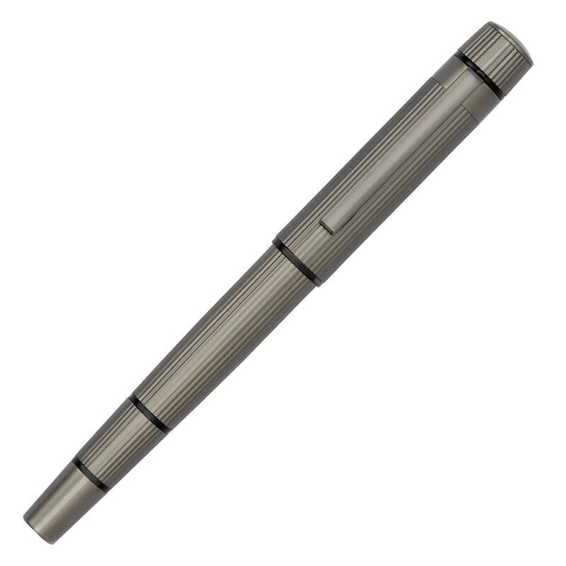 Caneta Tinteiro Core Gun - Mercado de Luxo - O Maior E-Commerce de Bens, Produtos e Serviços de Luxo do Brasil.