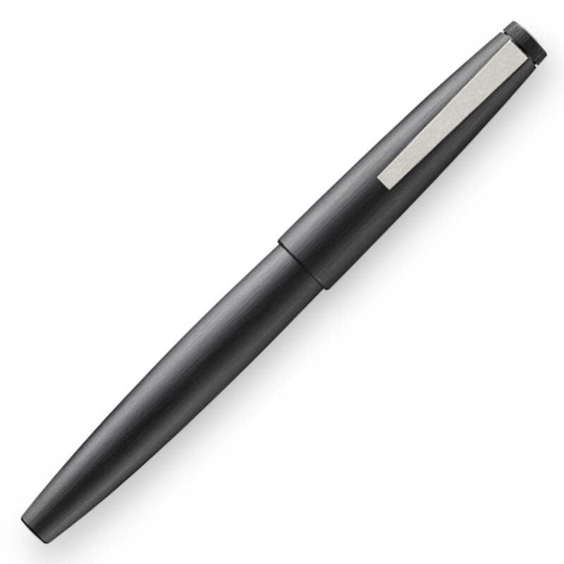 Caneta Tinteiro 2000 Makrolon® Ouro 14k 01 - Mercado de Luxo - O Maior E-Commerce de Bens, Produtos e Serviços de Luxo do Brasil.
