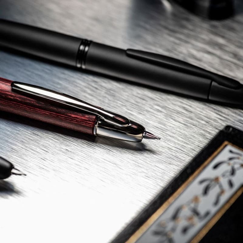 Caneta Tinteiro Capless Wooden Birch Ouro 18k - Mercado de Luxo - O Maior E-Commerce de Bens, Produtos e Serviços de Luxo do Brasil.