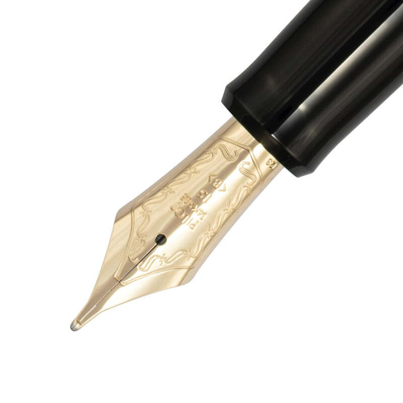 Caneta Tinteiro Custom 823 Amber Ouro 14k - Mercado de Luxo - O Maior E-Commerce de Bens, Produtos e Serviços de Luxo do Brasil.