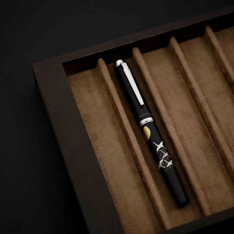 Caneta Tinteiro Procyon Luster Maki-e Cranes over Moon - Mercado de Luxo - O Maior E-Commerce de Bens, Produtos e Serviços de Luxo do Brasil.