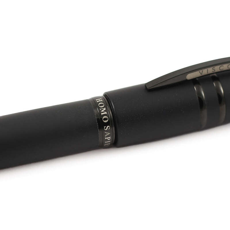 Caneta RollerBall Homo Sapiens Lava Dark Age - Mercado de Luxo - O Maior E-Commerce de Bens, Produtos e Serviços de Luxo do Brasil.