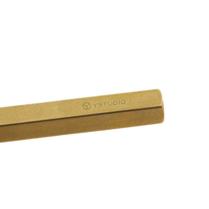 Caneta Tinteiro Classic Revolve Brass - Mercado de Luxo - O Maior E-Commerce de Bens, Produtos e Serviços de Luxo do Brasil.