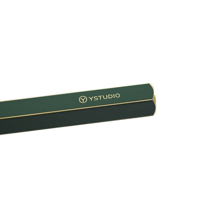 Caneta Tinteiro Classic Revolve - Mercado de Luxo - O Maior E-Commerce de Bens, Produtos e Serviços de Luxo do Brasil.