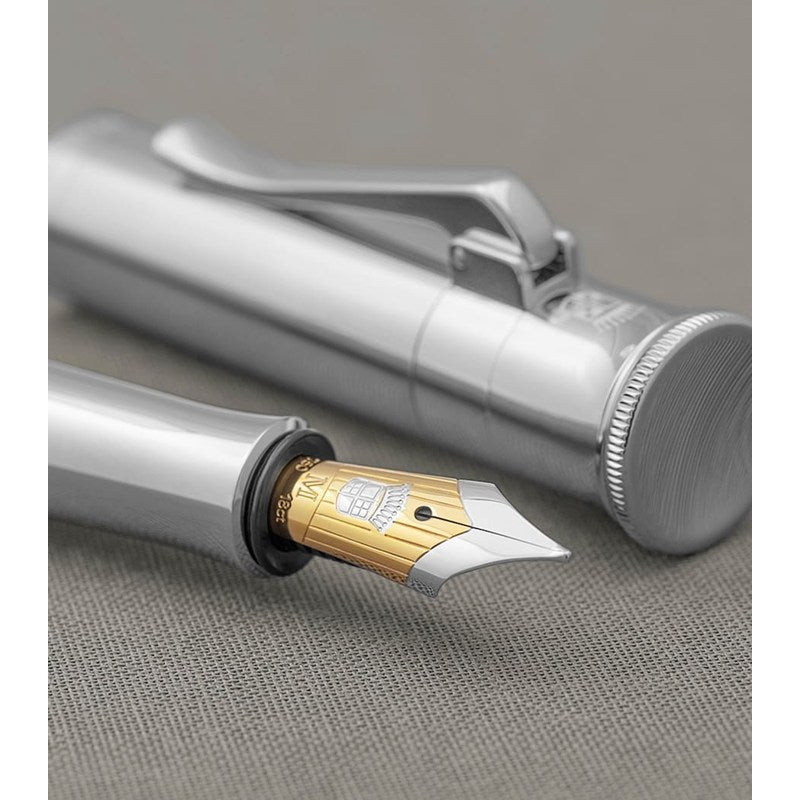 Caneta Tinteiro Platinum-Plated Classic - Mercado de Luxo - O Maior E-Commerce de Bens, Produtos e Serviços de Luxo do Brasil.