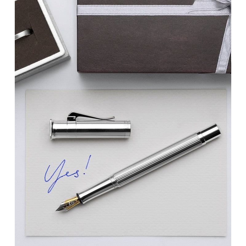 Caneta Tinteiro Platinum-Plated Classic - Mercado de Luxo - O Maior E-Commerce de Bens, Produtos e Serviços de Luxo do Brasil.