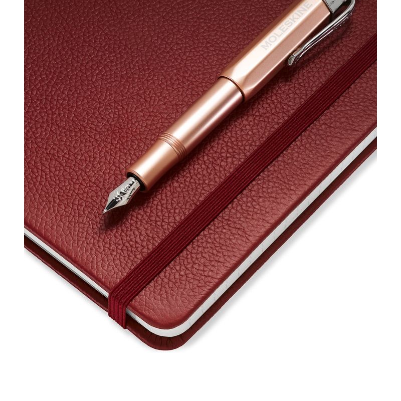 Caneta Tinteiro Le Duo Ecriture and Notebook Set - Mercado de Luxo - O Maior E-Commerce de Bens, Produtos e Serviços de Luxo do Brasil.