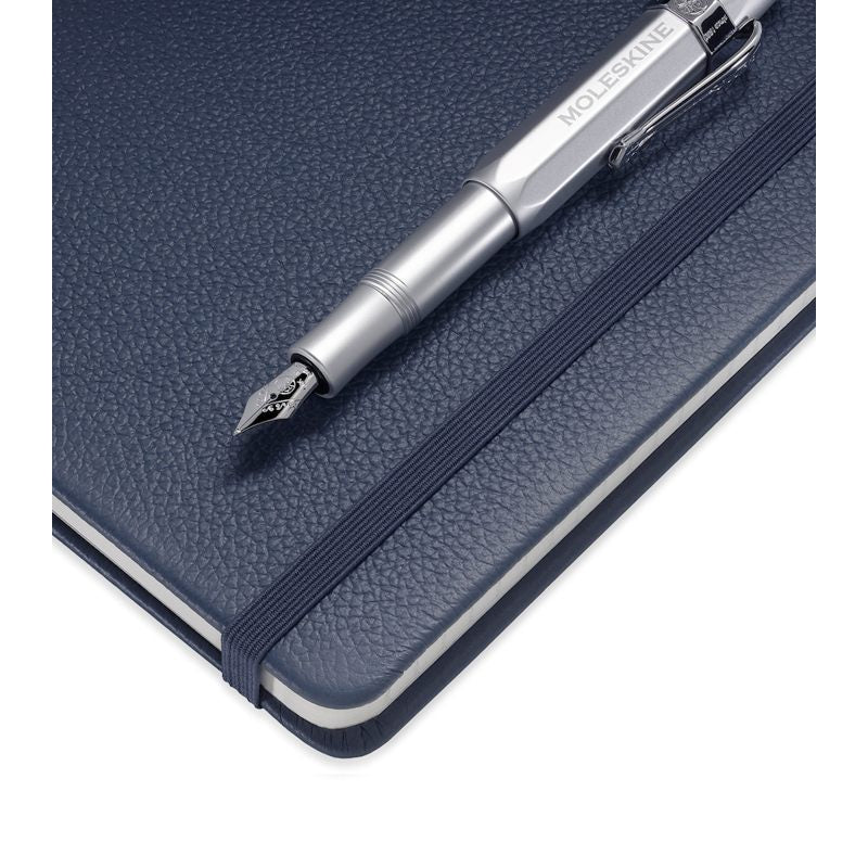 Caneta Tinteiro Le Duo Ecriture and Notebook Set - Mercado de Luxo - O Maior E-Commerce de Bens, Produtos e Serviços de Luxo do Brasil.