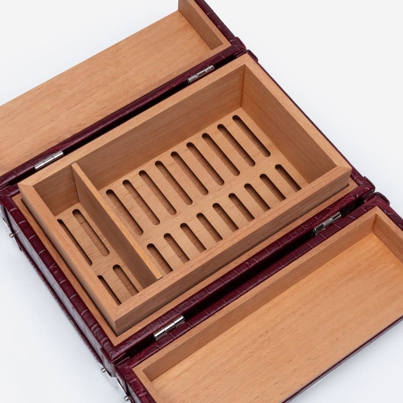 Umidor Cave à Cigares Mini Malle Crocodile Vermelho - Mercado de Luxo - O Maior E-Commerce de Bens, Produtos e Serviços de Luxo do Brasil.