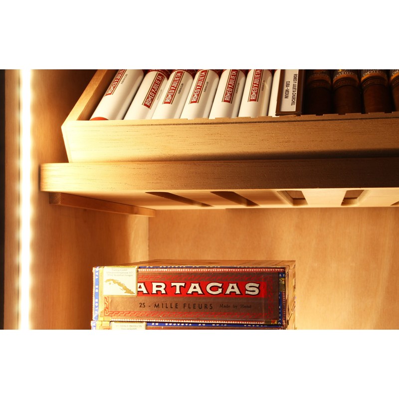 Umidor tipo gabinete Roma Adorini com umidificador eletrônico branco - Mercado de Luxo - O Maior E-Commerce de Bens, Produtos e Serviços de Luxo do Brasil.