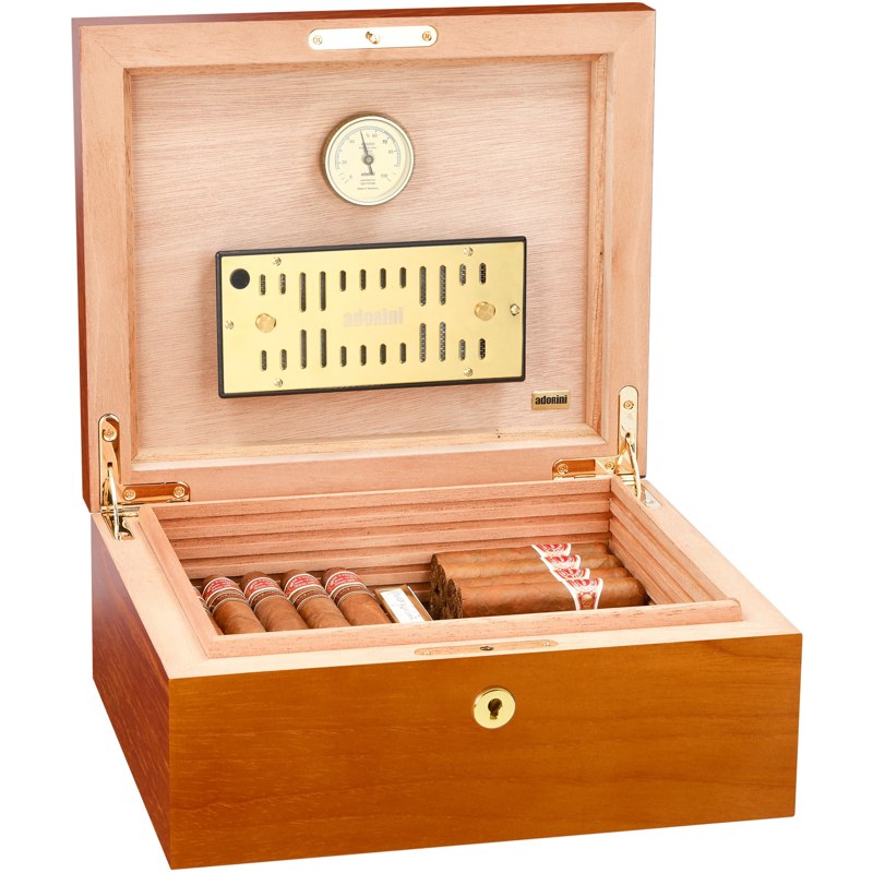 Umidor Deluxe Cedro tamanho medio - Mercado de Luxo - O Maior E-Commerce de Bens, Produtos e Serviços de Luxo do Brasil.