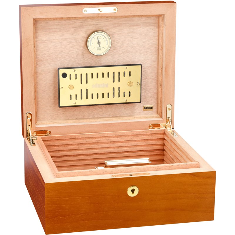 Umidor Deluxe Cedro tamanho medio - Mercado de Luxo - O Maior E-Commerce de Bens, Produtos e Serviços de Luxo do Brasil.