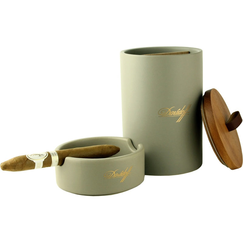 Conjunto de frascos de porcelana Davidoff - Mercado de Luxo - O Maior E-Commerce de Bens, Produtos e Serviços de Luxo do Brasil.