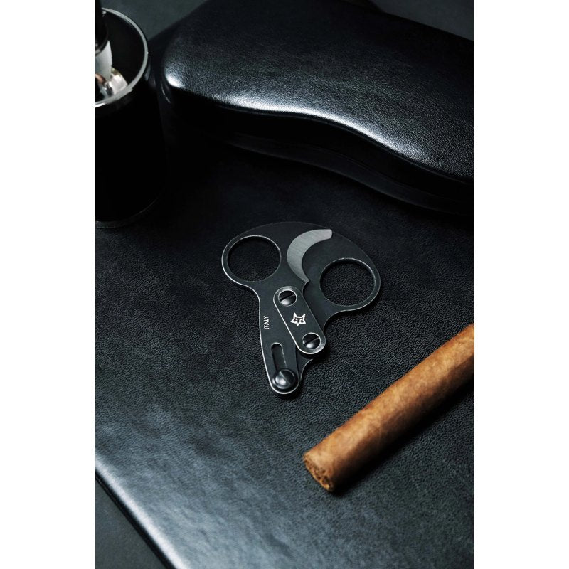 Tesoura para charuto Otello aço inoxidável preto 746 BSW - Mercado de Luxo - O Maior E-Commerce de Bens, Produtos e Serviços de Luxo do Brasil.
