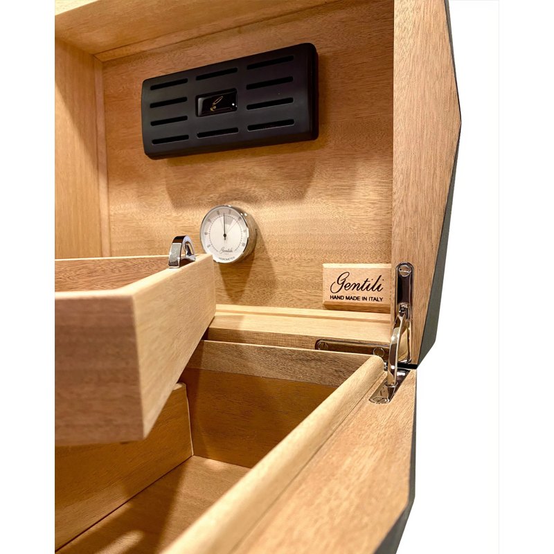 Umidor Prisma "Cigars" Black - Mercado de Luxo - O Maior E-Commerce de Bens, Produtos e Serviços de Luxo do Brasil.